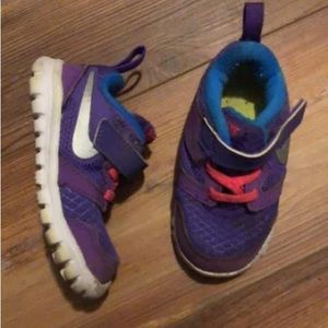 Size 6 Nike sneakers